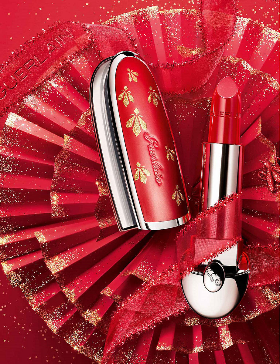 Buy Guerlain Rouge The Double Mirroe Case - Blooming Bee online in Pakistan. 100% Authentic produc at Glamivo.pk. Fast shipping with cash on delivery